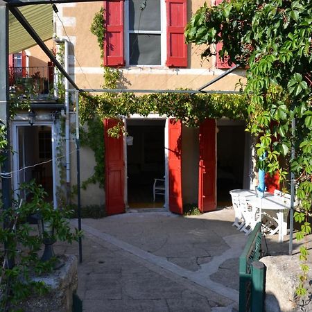 St Jean Du Gard : Spacious Apartment With Use Of Pool سان جان دو جارد المظهر الخارجي الصورة