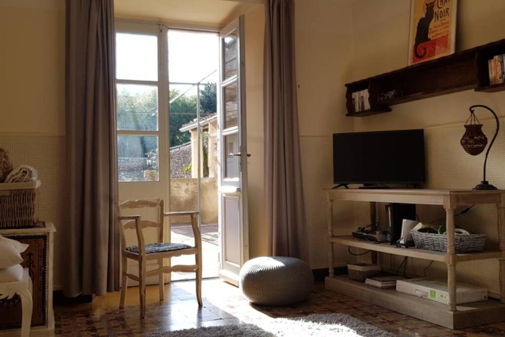 St Jean Du Gard : Spacious Apartment With Use Of Pool سان جان دو جارد المظهر الخارجي الصورة