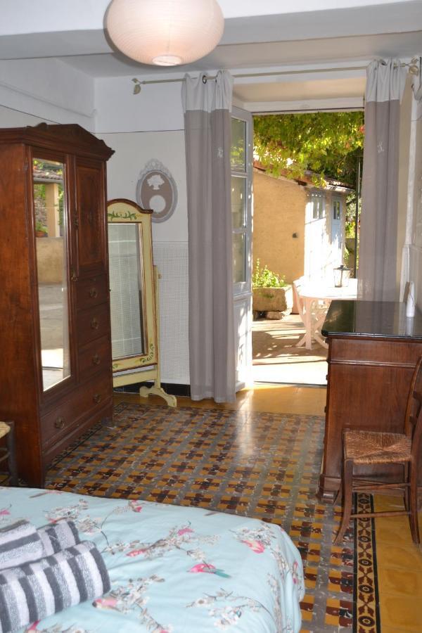 St Jean Du Gard : Spacious Apartment With Use Of Pool سان جان دو جارد المظهر الخارجي الصورة